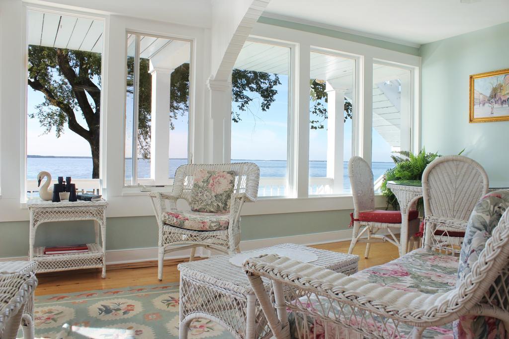Wades Point Inn On The Bay McDaniel Exteriör bild