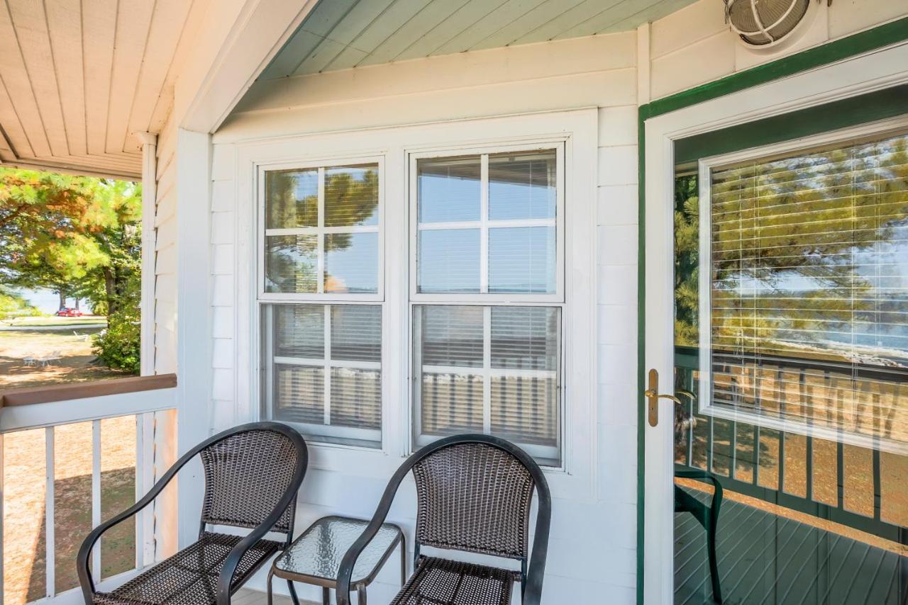 Wades Point Inn On The Bay McDaniel Exteriör bild